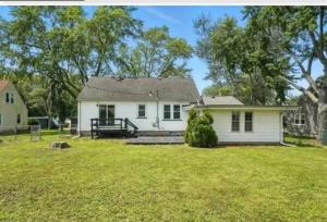 Zahrada ubytování The Sunset Getaway, Modern 3BR w Deck Minutes from I-65, Fenced Yard