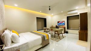 Μια τηλεόραση ή/και κέντρο ψυχαγωγίας στο The Sapphire Hotel