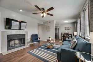 Χώρος καθιστικού στο New Upgraded 1Bd Apt Pool Dfw Irving - I47