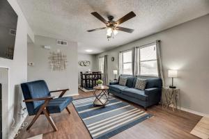 Χώρος καθιστικού στο New Upgraded 1Bd Apt Pool Dfw Irving - I47