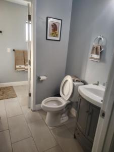 Koupelna v ubytování That cute house on Emerald! + 25 fotografií