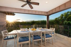 Μπαλκόνι ή βεράντα στο PINEAPPLE HALE Lovely 4BR KaMilo Home with Private Beach Access