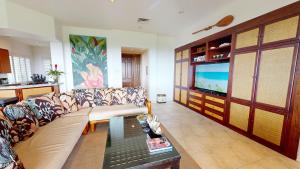 TV a/nebo společenská místnost v ubytování Mauna Kea Palms Ocean Views Stunning Mauna Kea Resort Best Beaches