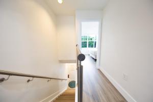 Ένα μπάνιο στο Villa del Sol - 2-3 Villa - OS Slip Ramp Pkg