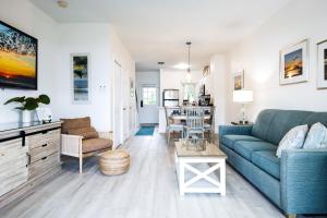 Χώρος καθιστικού στο Villa del Sol - 2-3 Villa - OS Slip Ramp Pkg