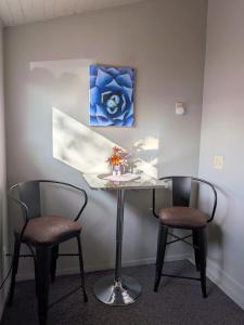 Φωτογραφία από το άλμπουμ του Sunny and Charming Room in the Heart of Grand Junction σε Grand Junction