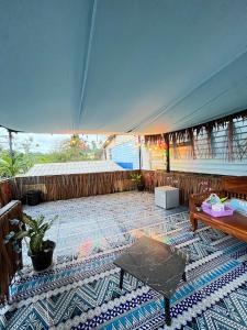 Μπαλκόνι ή βεράντα στο Happy Beach Hostel KOH LANTA