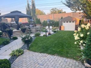 Κήπος έξω από το Gull lake