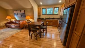 Nhà bếp/bếp nhỏ tại Emerald Retreat