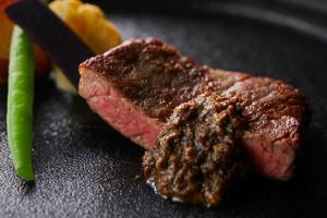 Toit Jaapani võõrastemaja aladel või selle läheduses