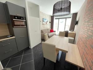 Kuchyň nebo kuchyňský kout v ubytování Studio à Gourette avec piscine, 4 pers - FR-1-860-45