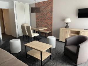 TV a/nebo společenská místnost v ubytování Studio à Gourette - 4 pers, terrasse, animaux admis - FR-1-860-43 + 2 fotografie