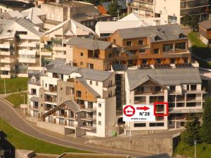 Το κτήριο όπου στεγάζεται  το διαμέρισμα