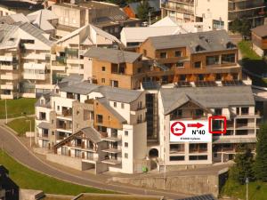 Το κτήριο όπου στεγάζεται  το διαμέρισμα