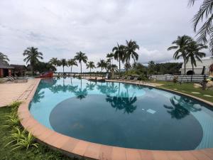 Bassein majutusasutuses Langkawi Lagoon Floating Resort 01 või selle lähedal