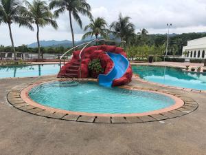 Bassein majutusasutuses Langkawi Lagoon Floating Resort 01 või selle lähedal +1 foto