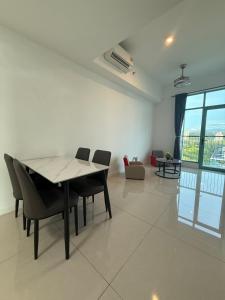 Posezení v ubytování Bay Suites Home by Sea海的家 1018