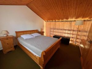 Postel nebo postele na pokoji v ubytování Maisonnette avec Terrasse et Vue Mer, Animaux Admis - FR-1-194-323