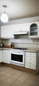 Η κουζίνα ή μικρή κουζίνα στο Casa con jacuzzi, 15 min del centro de Querétaro