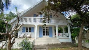 Το κτήριο όπου στεγάζεται  η παραθεριστική κατοικία