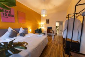 Postel nebo postele na pokoji v ubytování Cozy DOR Stilvolles Apt Parkplatz Netflix