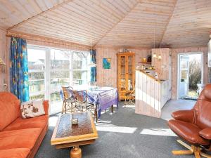 Posezení v ubytování 4 person holiday home in Vinderup-By Traum