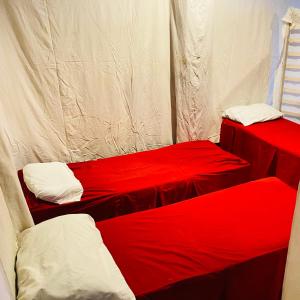 Ένα ή περισσότερα κρεβάτια σε δωμάτιο στο BE Happy Event Lounge