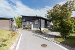 Το κτήριο όπου στεγάζεται  το διαμέρισμα