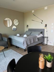 Postel nebo postele na pokoji v ubytování Marinan Portin Svingi A23 lemmikit sallittu