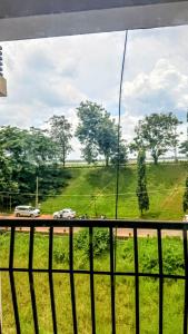 Κήπος έξω από το Atlas Cochin Airport Hotel