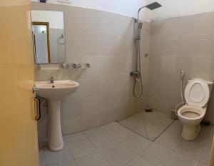 Koupelna v ubytování LeafStone Guest