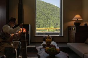 Nespecifikovaný výhled na hory nebo výhled na hory při pohledu z hotelu