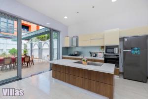 Kuchyň nebo kuchyňský kout v ubytování Villas Trung Tâm Vũng Tàu 5pn XINH