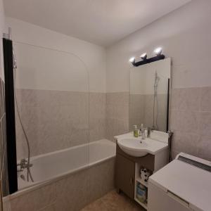 Un baño de Le Sappey 31 19 fotos más