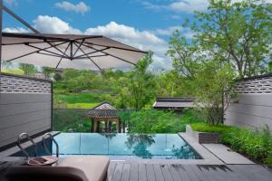 Bazén v ubytování MGM Reserve Zhuhai nebo v jeho okolí