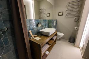 Ένα μπάνιο στο Pievos +35 φωτογραφίες