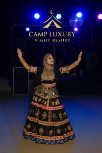 Επισκέπτες που μένουν στο Camp luxury night JAISLMER