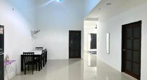 Fotografie z fotogalerie ubytování OYO HOME 90646 Casaria Paka Homestay v destinaci Kampong Baru