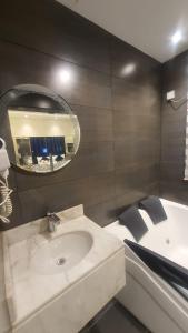 Ένα μπάνιο στο سلاء الماسة الفندقية