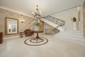 Φωτογραφία από το άλμπουμ του Luxury Villa with Home Cinema and Sauna & Jacuzzi by Renters Prestige σε Konstancin-Jeziorna +71 φωτογραφίες