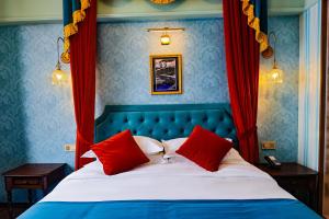 Postel nebo postele na pokoji v ubytování Friendship Hotel, Manzhouli