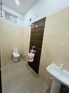Koupelna v ubytování Vrinda Premium Hotal Near by Prem Mandir
