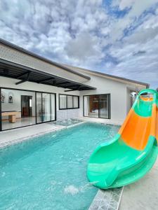 Πισίνα στο ή κοντά στο Sealivia pool villa near Aonang beach