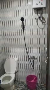 Koupelna v ubytování Homestay Safira Bromo