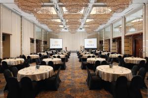 Restaurace v ubytování Padma Resort Legian + 94 fotografií