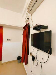 TV a/nebo společenská místnost v ubytování Dream beach sea view