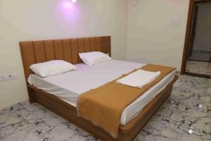 Φωτογραφία από το άλμπουμ του Hotel Radhika Grand σε Kārdha +3 φωτογραφίες