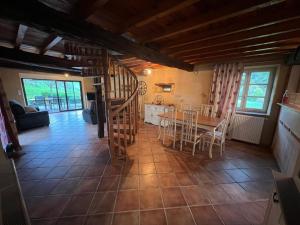 Χώρος καθιστικού στο Le Gîte de Rabanéou +10 φωτογραφίες