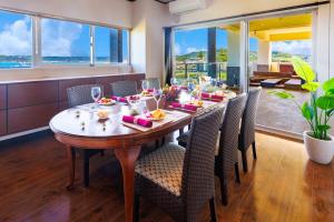 Φαγητό σε αυτό το διαμέρισμα ή κάπου εκεί κοντά