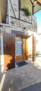 Το κτήριο όπου στεγάζεται  το διαμέρισμα